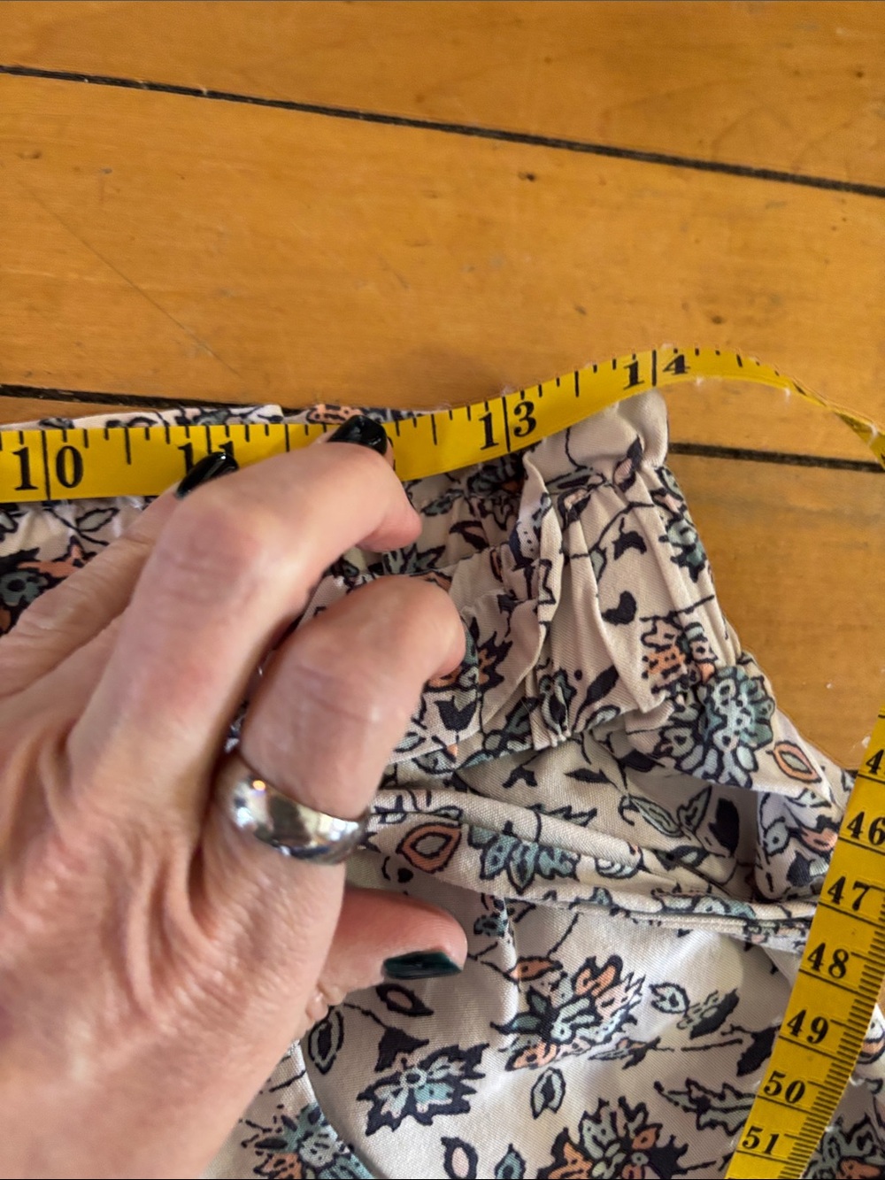 A EUC art class White Floral-Print Drawstring wide leg boho pants - Picture 6 of 8